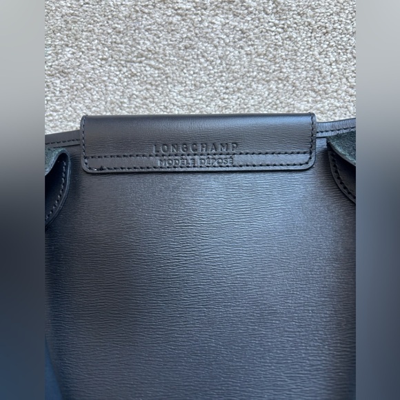 Longchamp Le Pilage Elegant Black Leather Tote Bag. Excellent condition. - Picture 3 of 15